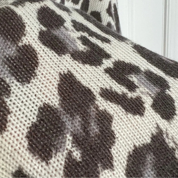 john and jenn leopard pullover size L - Picture 5 of 7